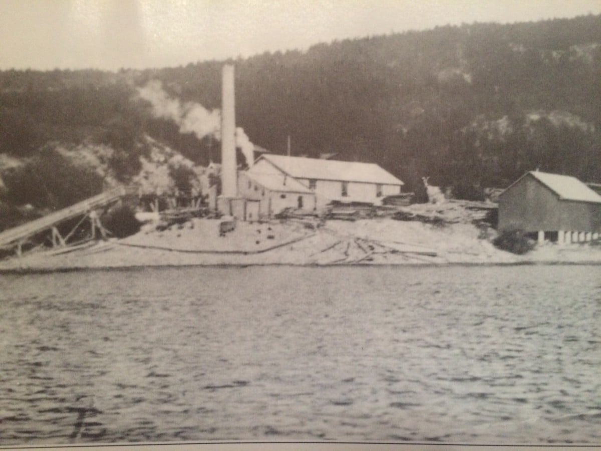 historiske_fotogulsvik_dampsag__hovleri_-_etablert_1925_90b7b50cd22d0b169f901419684452b1historiske_fotogulsvik_dampsag__hovleri_-_etablert_1925_90b7b50cd22d0b169f901419684452b1